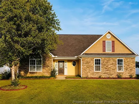 505 Collinwood Dr, Raeford, NC 28376