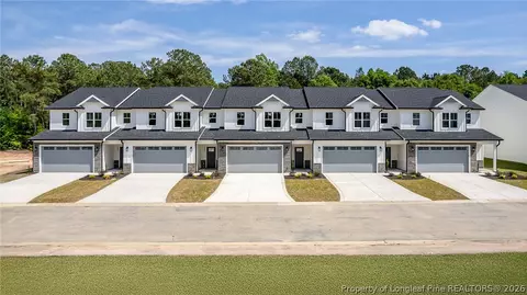 3022 Candlelight Dr, Fayetteville, NC 28311