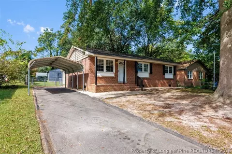 1084 Rulnick St, Fayetteville, NC 28304