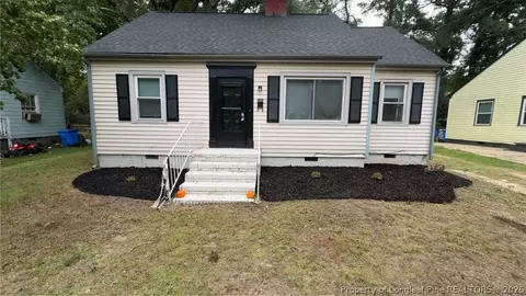307 Hawthorne Dr, Fayetteville, NC 28301