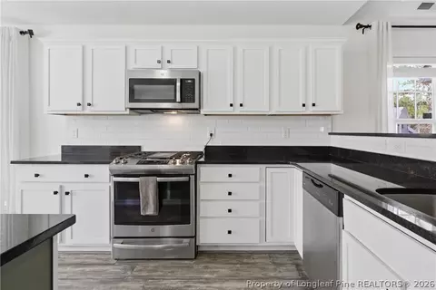 Kitchen - 427 Basket Oak Dr, Bunnlevel, NC 28323 photo 2 of 6