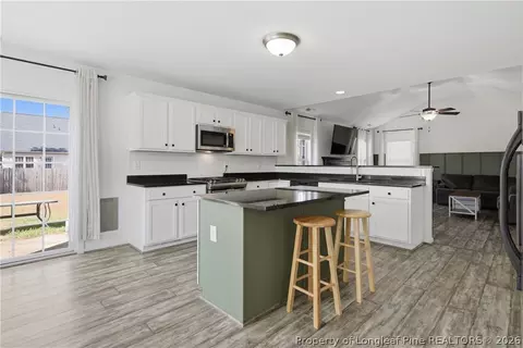 Kitchen - 427 Basket Oak Dr, Bunnlevel, NC 28323 photo 4 of 6