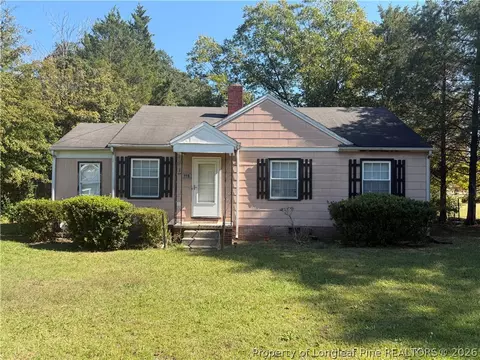 116 N Wright St, Raeford, NC 28376