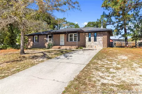 3766 Colonial Cv, Hope Mills, NC 28348