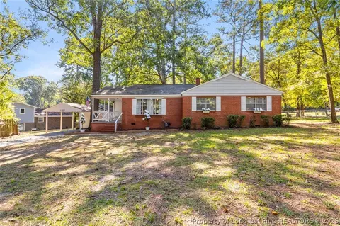1302 Calla Cir, Fayetteville, NC 28303