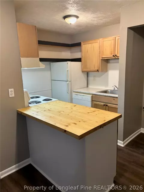 1128 Southwood Dr #4, Fayetteville, NC 28314