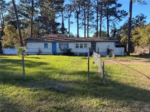 4946 Arlington St, Hope Mills, NC 28348