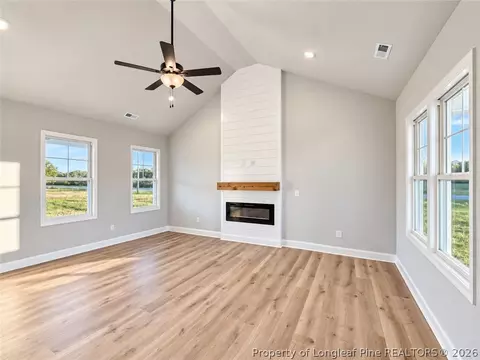 Living - 20 Evelene Way, Clinton, NC 28328 photo 1 of 5