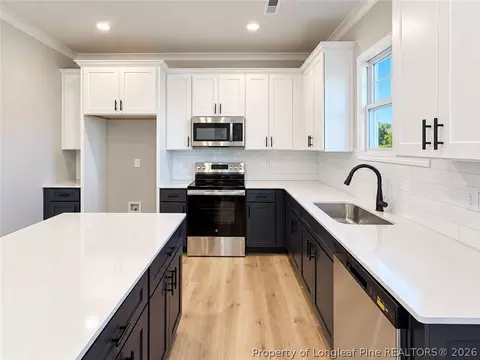 Kitchen - 20 Evelene Way, Clinton, NC 28328 photo 4 of 4