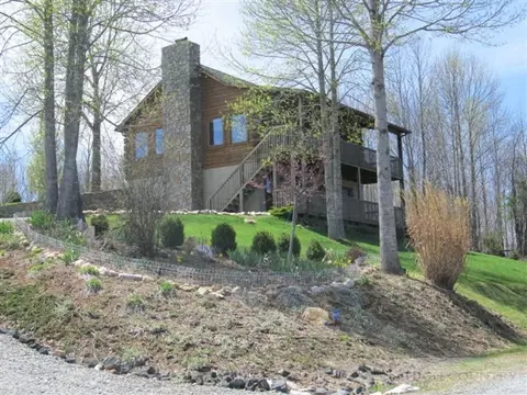 180 Overlook Dr, Crumpler, NC 28617 photo 1