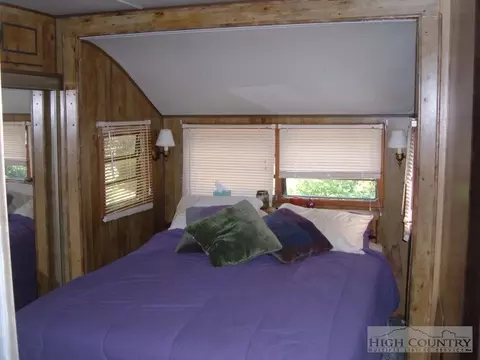 915 Wildcat Ridge Rd, Deep Gap, NC 28618 photo 6