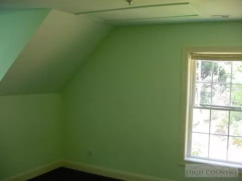 280 Bear Creek Ln, Deep Gap, NC 28618 photo 4