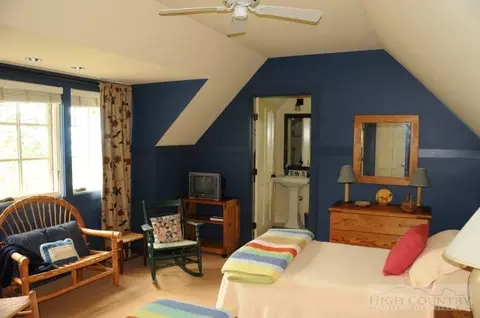 300 Newbiggin, Blowing Rock, NC 28605 photo 9