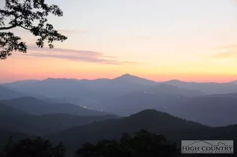 300 Newbiggin, Blowing Rock, NC 28605 photo 1