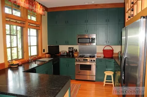 300 Newbiggin, Blowing Rock, NC 28605 photo 22