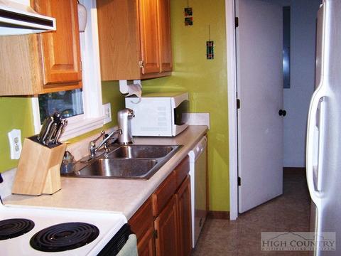 235 Elk Creek Rd, Deep Gap, NC 28618 photo 3