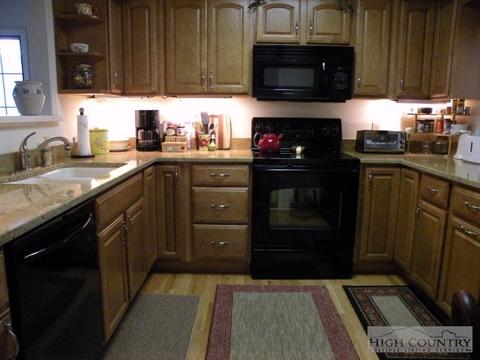 153 Far Sawrey # -1, Blowing Rock, NC 28605 photo 3