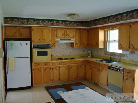 135 Ivy Ridge Rd, Deep Gap, NC 28618 photo 11