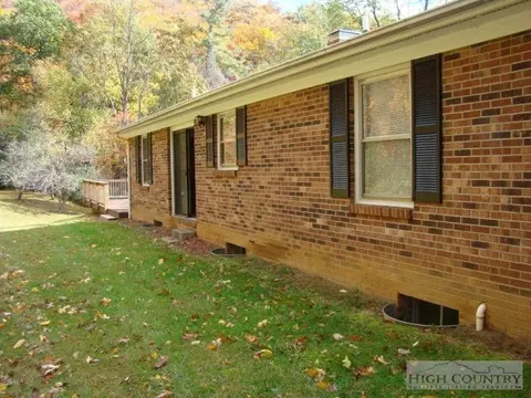 135 Ivy Ridge Rd, Deep Gap, NC 28618 photo 4
