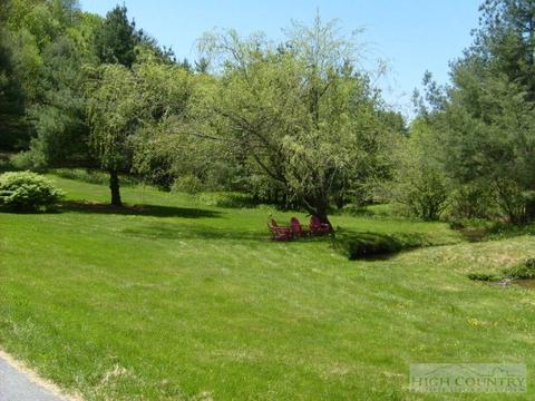 334 Old Hampton Rd, Boone, NC 28607 photo 5