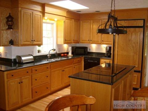 334 Old Hampton Rd, Boone, NC 28607 photo 2