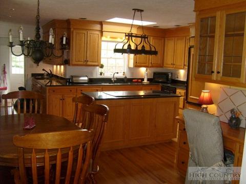 334 Old Hampton Rd, Boone, NC 28607 photo 13