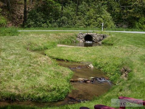 334 Old Hampton Rd, Boone, NC 28607 photo 4
