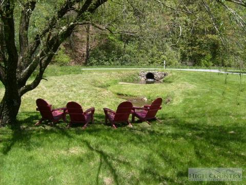 334 Old Hampton Rd, Boone, NC 28607 photo 3
