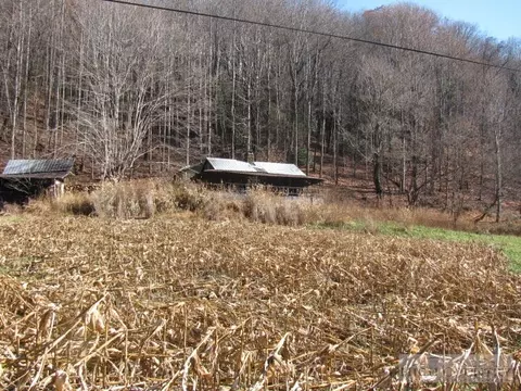 626 Stewart Simmons Rd, Deep Gap, NC 28618 photo 2