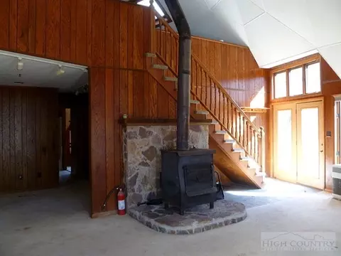 131 Crestview Ln, Boone, NC 28607 photo 2