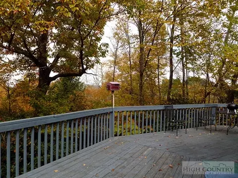 131 Crestview Ln, Boone, NC 28607 photo 6