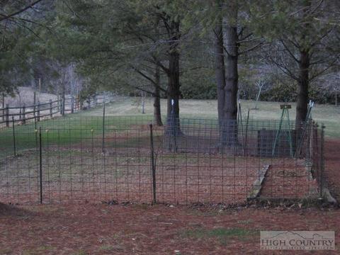 354 Old Chigger Ln, Boone, NC 28607 photo 3
