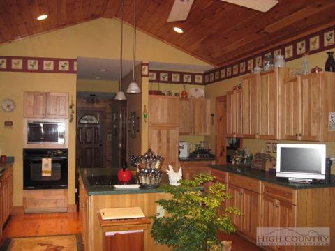 354 Old Chigger Ln, Boone, NC 28607 photo 18