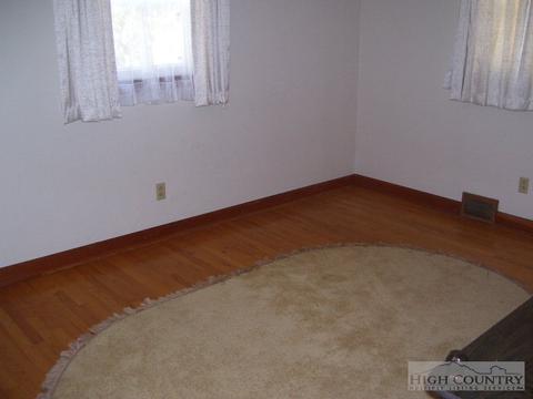 174 Wiley St, Jefferson, NC 28640 photo 7