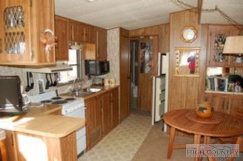 335 Jack Pine Loop, Newland, NC 28657 photo 4
