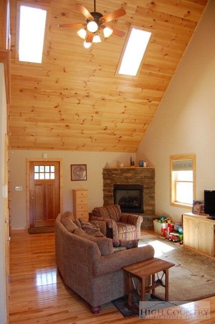 170 Brady Ln, Deep Gap, NC 28618 photo 13