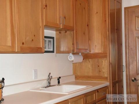 256 Churchill Downs Rd, Boone, NC 28607 photo 4