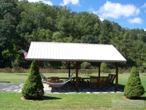 336 Hidden Mountain Ln, Crumpler, NC 28617 photo 6