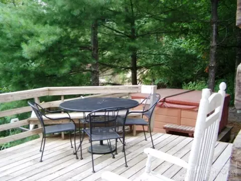 336 Hidden Mountain Ln, Crumpler, NC 28617 photo 3