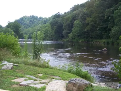 336 Hidden Mountain Ln, Crumpler, NC 28617 photo 7