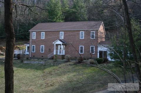317 Dillard Dr, Jefferson, NC 28640 photo 2