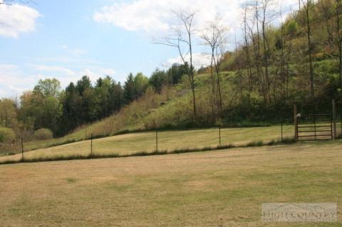 509 Smith Dixon Rd, Crumpler, NC 28617 photo 4