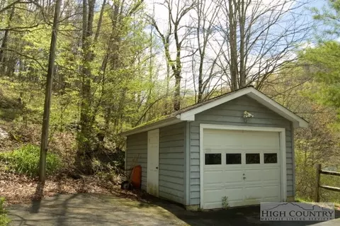 766 Big Windfall Rd, Lansing, NC 28643 photo 4