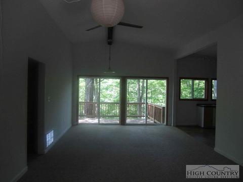 111 Hawk Ter, Vilas, NC 28692 photo 2