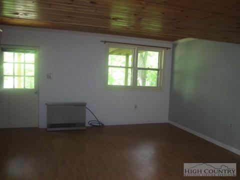 111 Hawk Ter, Vilas, NC 28692 photo 5