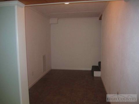 111 Hawk Ter, Vilas, NC 28692 photo 4