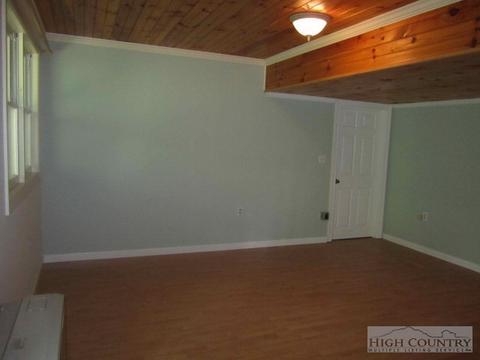 111 Hawk Ter, Vilas, NC 28692 photo 3