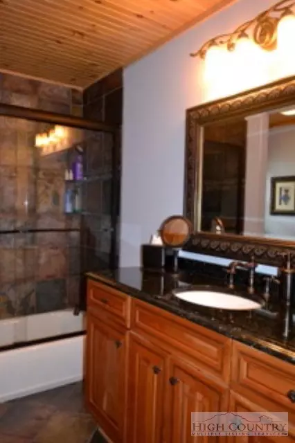 300 Summit Park Cir, Blowing Rock, NC 28605 photo 4