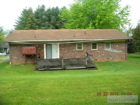 119 Front St, Sparta, NC 28675 photo 2
