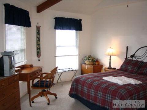 135 Skiloft, Beech Mountain, NC 28604 photo 5